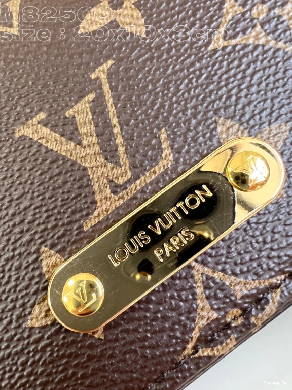 VUITTON Chain LOUIS On Lily Wallet 0710
